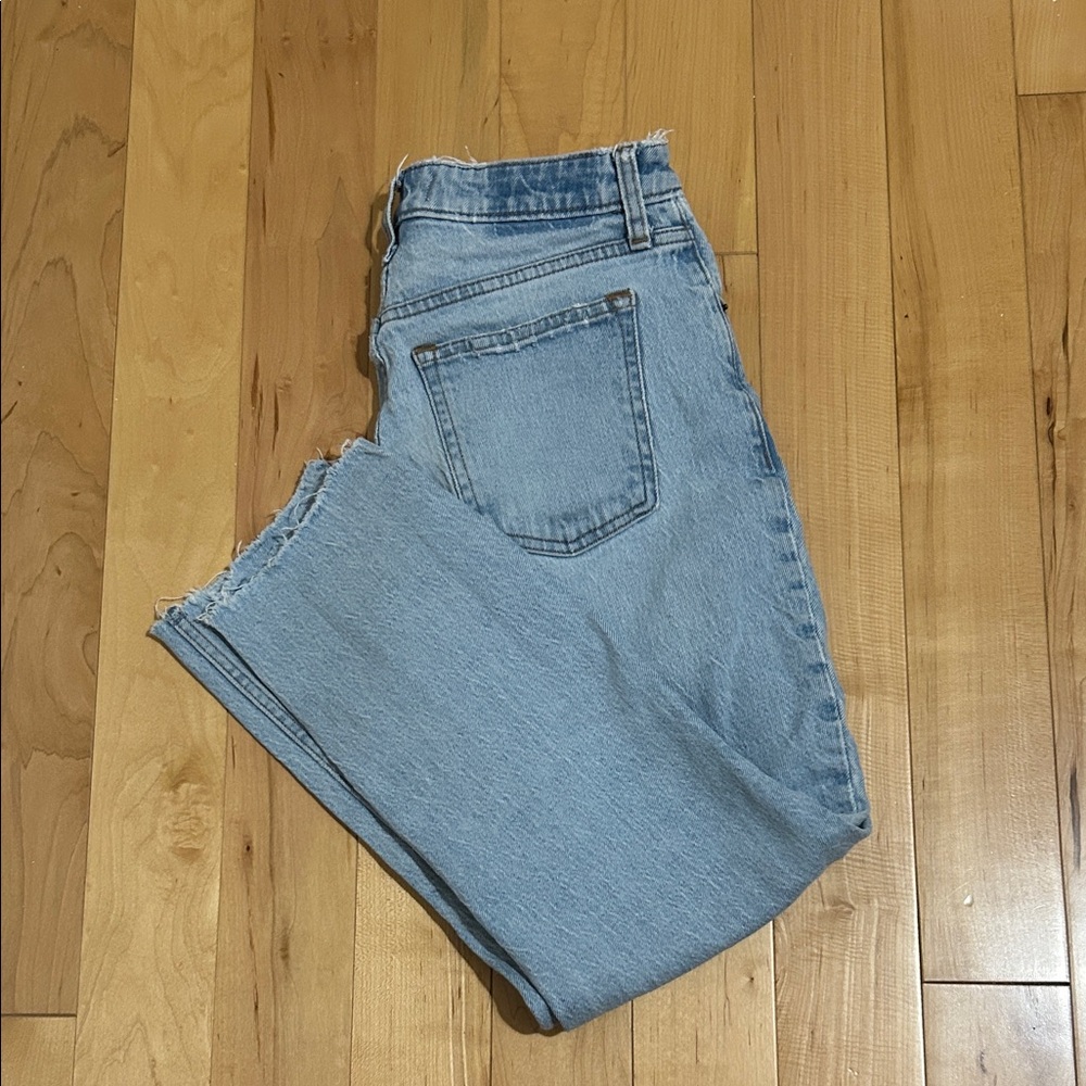 Abercrombie & Fitch High Rise Mom Jeans